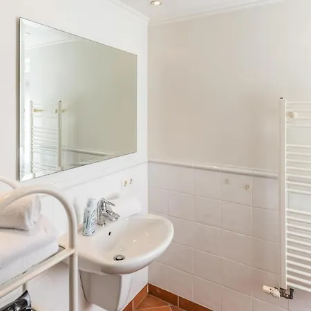 1 Bedroom Beautiful In * Dagebüll